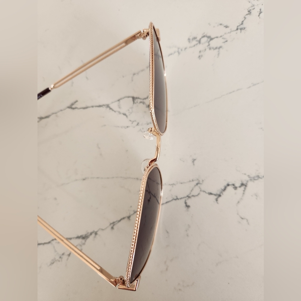 New!! || GUESS || Sunglasses, Wire Frame, Square Lenses, Wire Temple - Picture 8 of 8